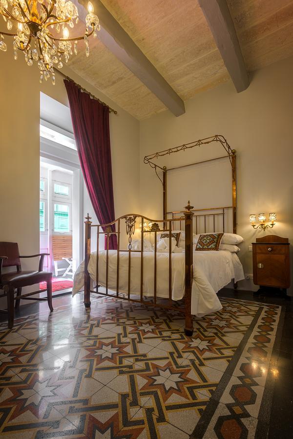Sally Port Suites Валетта Экстерьер фото